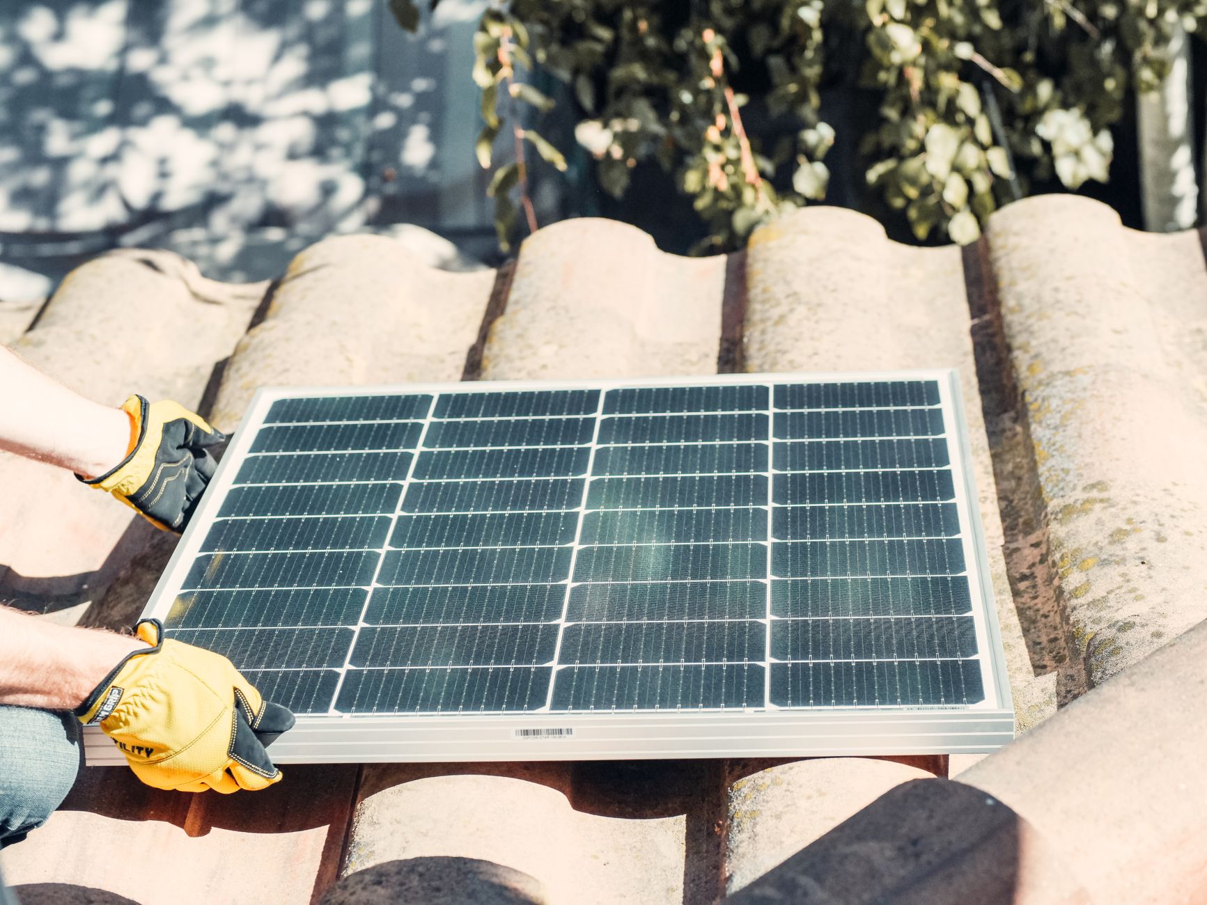 Installateur panneaux solaires équipe à Antibes